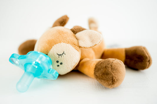 Queebi PaciBuddy Deer Pacifier Holder