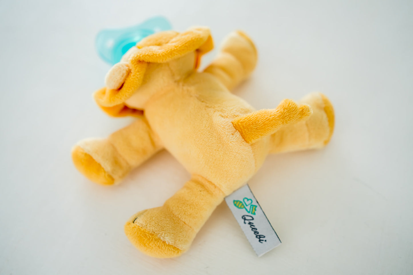 Queebi PaciBuddy Lion Pacifier Holder