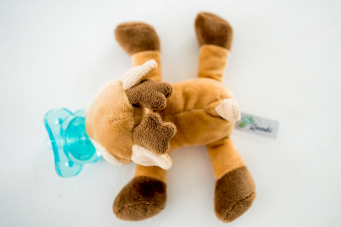 Queebi PaciBuddy Deer Pacifier Holder