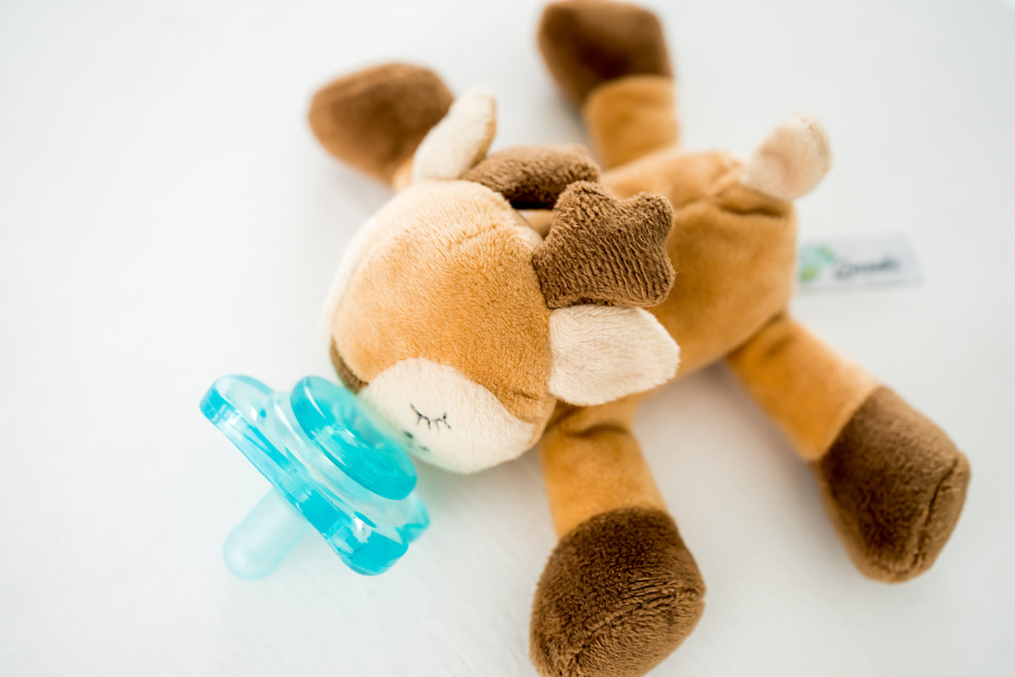Queebi PaciBuddy Deer Pacifier Holder